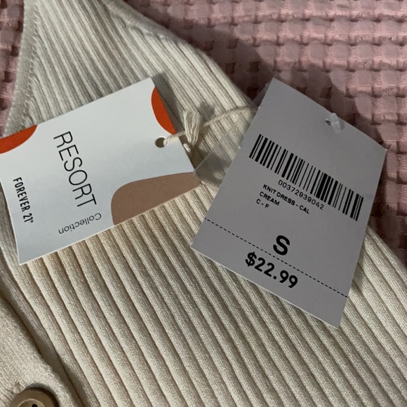 NWT ribbed dress... perfect for summer - Picture 2 of 4